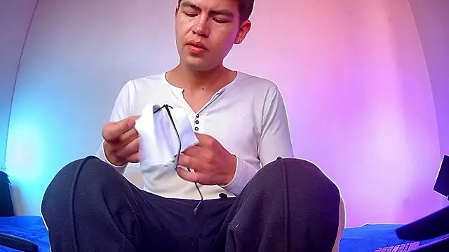 Snapshot of nicolatinboy chatting on 03.20.26 nicolatinboy online show from 03.20.26