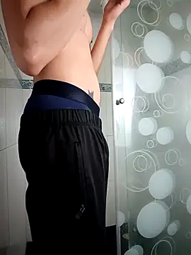 Snapshot of nicolatinboy chatting on 04.01.26 nicolatinboy online show from 04.01.26