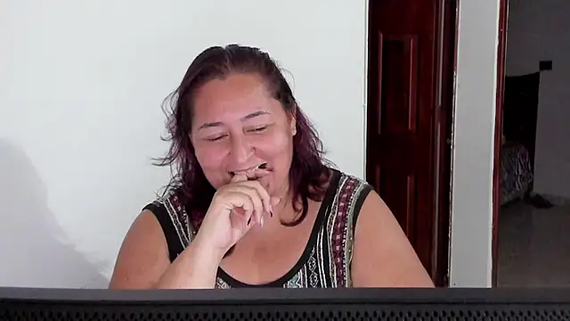 Snapshot of VioletBruces chatting on 12.22.25 VioletBruces online show from 12.22.25