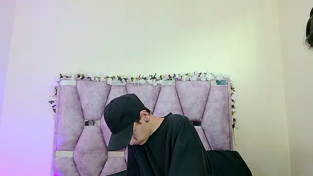 Snapshot of iris_and_damian chatting on 03.03.26 iris and damian online show from 03.03.26