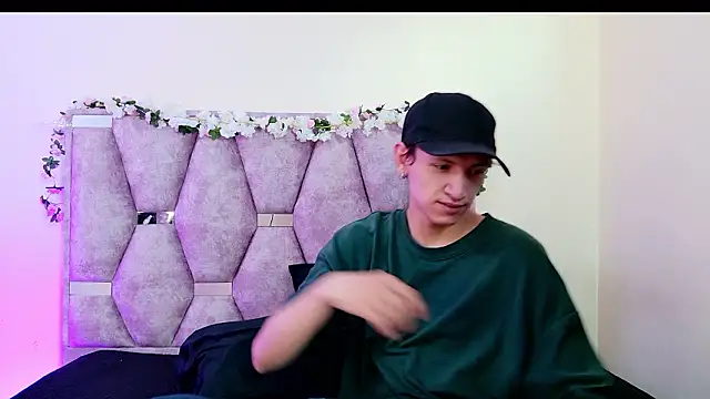 Snapshot of iris_and_damian chatting on 03.07.26 iris and damian online show from 03.07.26