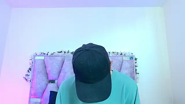 Snapshot of iris_and_damian chatting on 03.26.26 iris and damian online show from 03.26.26