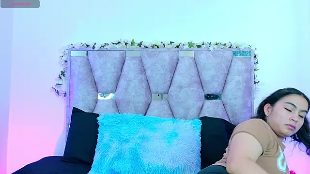 Snapshot of iris_and_damian chatting on 04.04.26 iris and damian online show from 04.04.26