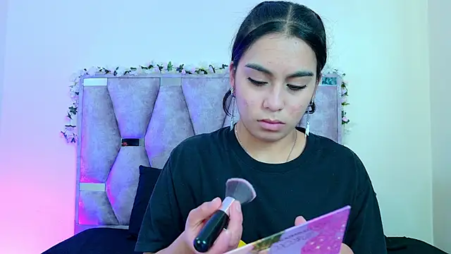 Snapshot of iris_and_damian chatting on 04.07.26 iris and damian online show from 04.07.26