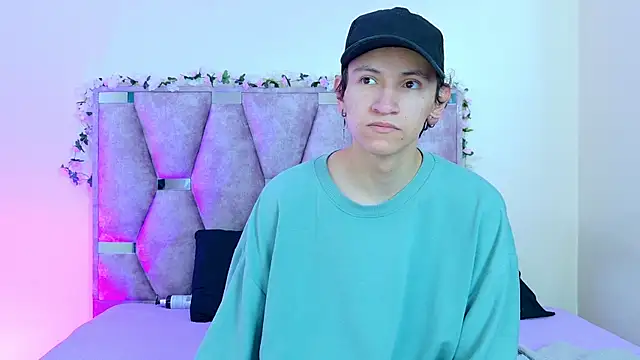 Snapshot of iris_and_damian chatting on 04.12.26 iris and damian online show from 04.12.26