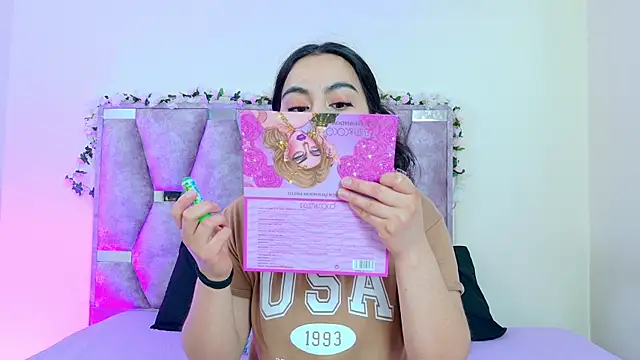 Snapshot of iris_and_damian chatting on 04.15.26 iris and damian online show from 04.15.26