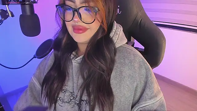 Snapshot of asheryn chatting on 02.04.26 asheryn online show from 02.04.26