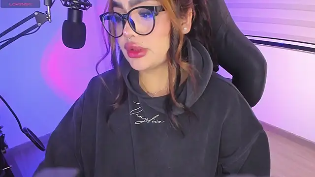 Snapshot of asheryn chatting on 02.12.26 asheryn online show from 02.12.26