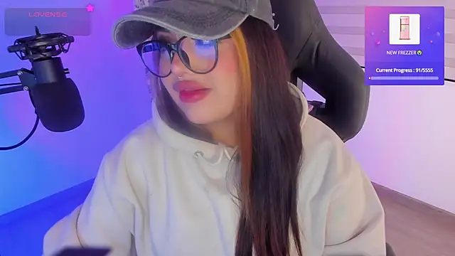 Snapshot of asheryn chatting on 05.15.26 asheryn online show from 05.15.26