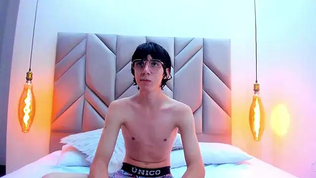 Snapshot of JeffBellfort chatting on 12.15.25 JeffBellfort online show from 12.15.25