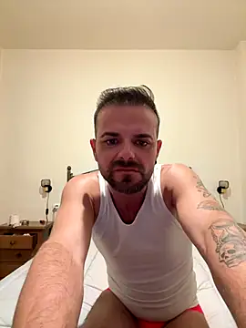 Snapshot of Clandestino00 chatting on 12.05.25 Clandestino00 online show from 12.05.25