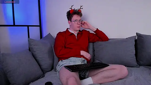 Snapshot of Teddy_Parkers chatting on 12.03.25 Teddy Parkers online show from 12.03.25