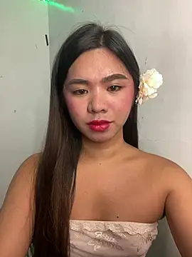 Snapshot of voganmarie chatting on 06.17.26 voganmarie online show from 06.17.26