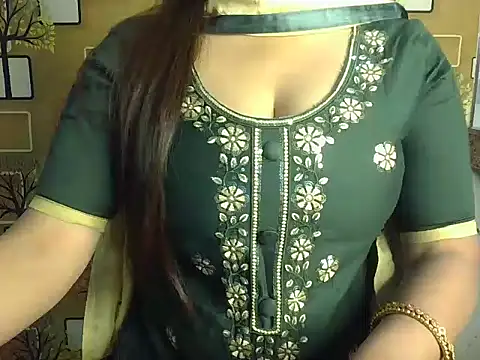 Hotty Suzuka online show from 12.17.25