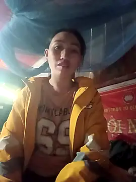 Snapshot of Lorena-a chatting on 12.04.25 Lorena-a online show from 12.04.25