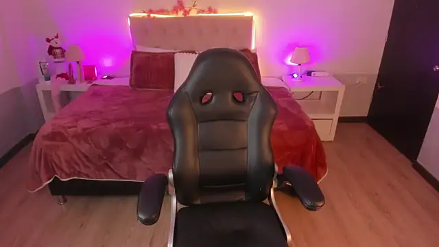 Snapshot of Celeste_Rous__ chatting on 12.05.25 Celeste Rous online show from 12.05.25