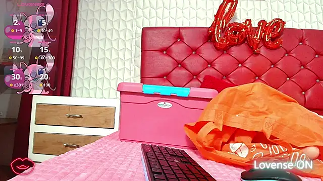 Elizabetth Roman online show from 04.17.26