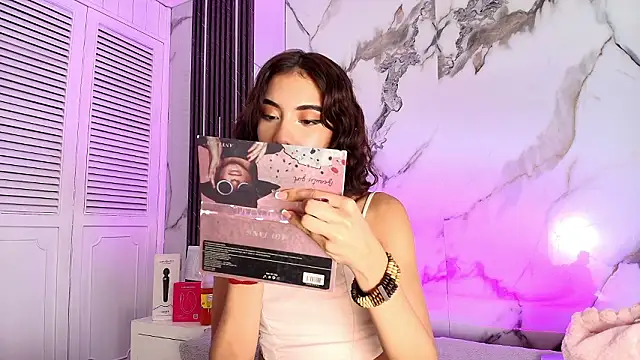 BellaHarpeer online show from 03.13.26