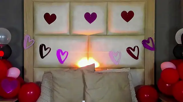 TaniaRedd  online show from 02.15.26