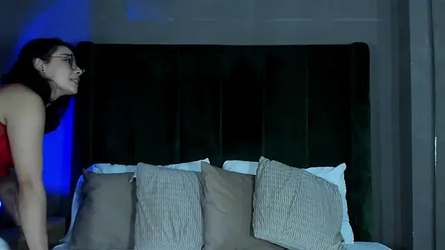 TaniaRedd  online show from 03.03.26