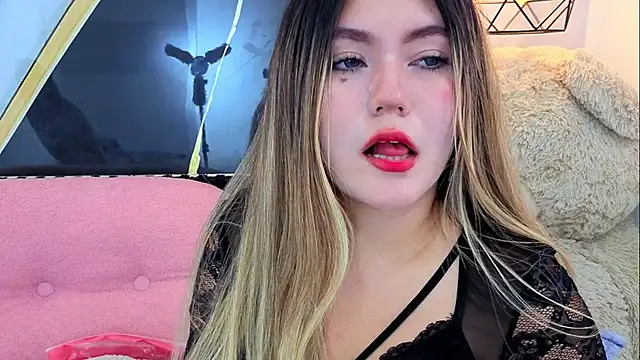 Snapshot of VioletaSweett1 chatting on 07.26.26 VioletaSweett1 online show from 07.26.26