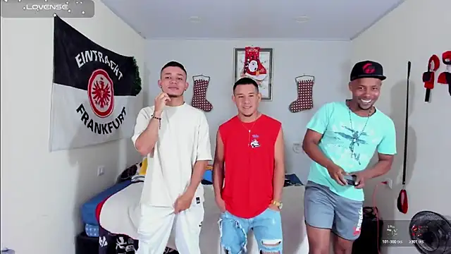 roomies  online show from 12.21.25