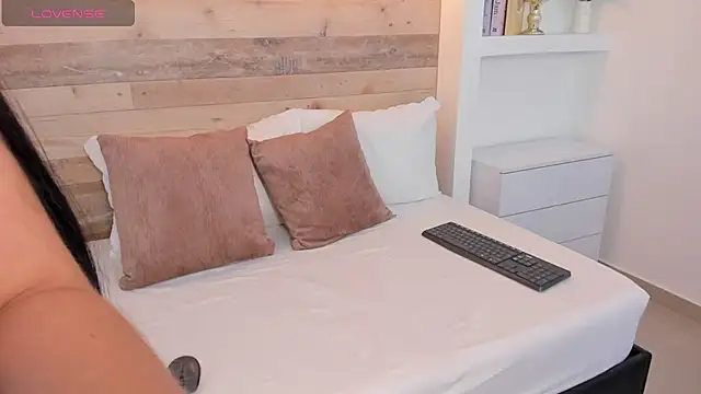 orihime bunny online show from 12.18.25