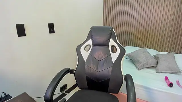 Snapshot of madison_saenzz chatting on 02.11.26 madison saenzz online show from 02.11.26