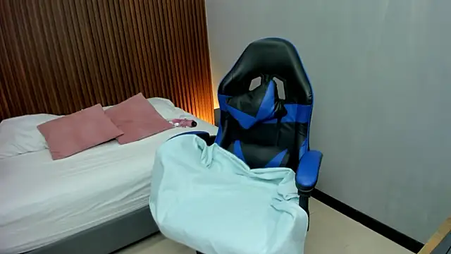 Snapshot of madison_saenzz chatting on 02.18.26 madison saenzz online show from 02.18.26