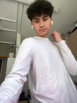 hungspanishtwink online show from 04.18.26