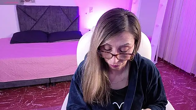 Snapshot of Scarlett_079 chatting on 05.11.26 Scarlett 079 online show from 05.11.26