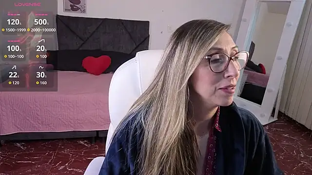 Snapshot of Scarlett_079 chatting on 05.15.26 Scarlett 079 online show from 05.15.26