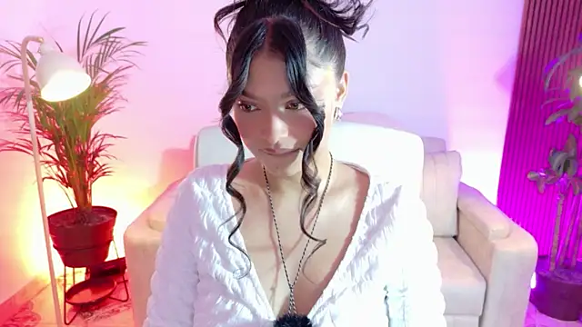 victoria   moon online show from 12.18.25