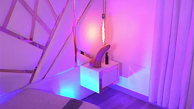 Sophie-velvet online show from 05.22.26