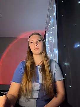 nelli lux  online show from 12.15.25