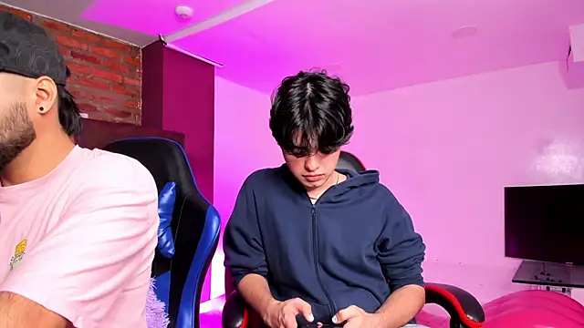 HotThreesoome online show from 02.11.26