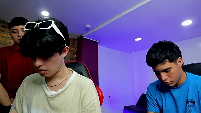 HotThreesoome online show from 03.10.26