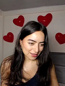 Snapshot of saasha_Petit chatting on 02.13.26 saasha Petit online show from 02.13.26