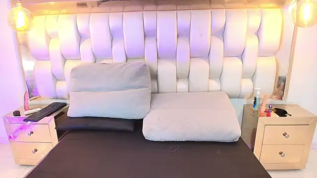 AprillRoss online show from 01.05.26