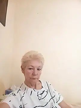 Snapshot of Calypso-Loove chatting on 04.06.26 Calypso-Loove online show from 04.06.26