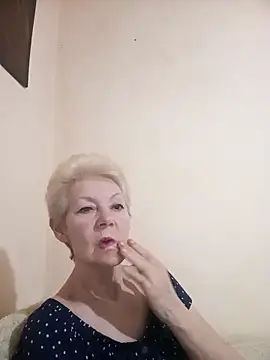 Snapshot of Calypso-Loove chatting on 04.13.26 Calypso-Loove online show from 04.13.26