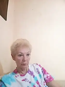 Snapshot of Calypso-Loove chatting on 04.15.26 Calypso-Loove online show from 04.15.26