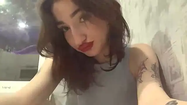 Snapshot of PanickedCowrie chatting on 12.05.25 PanickedCowrie online show from 12.05.25