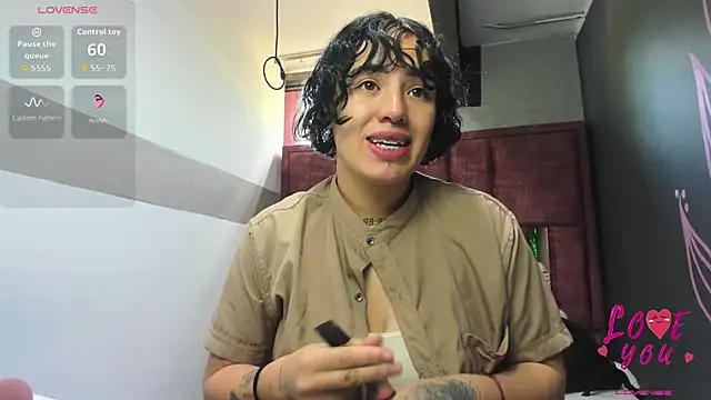 Kiara Fox   online show from 03.20.26