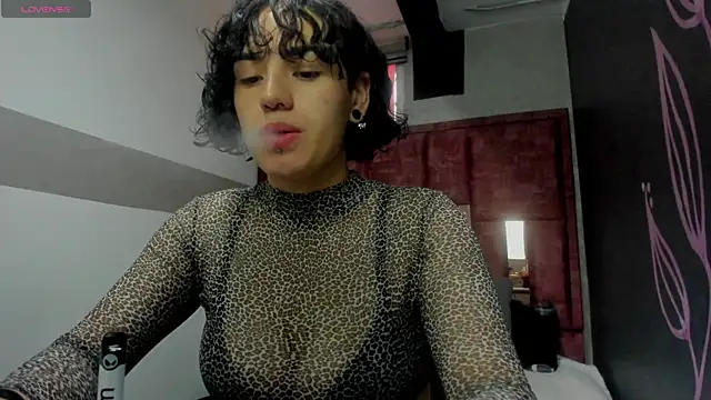 Kiara Fox   online show from 04.17.26