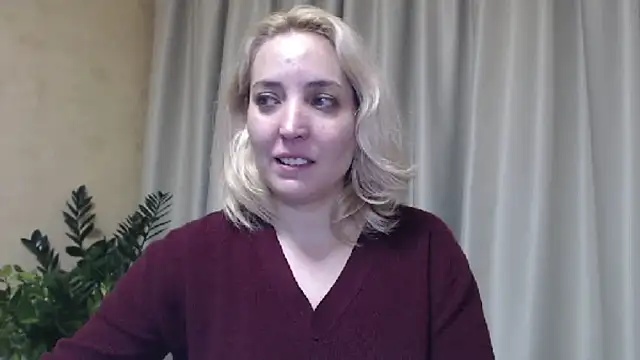 Snapshot of sweetpussy chatting on 01.19.25 sweetpussy online show from 01.19.25