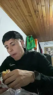 Snapshot of JhonCas44 chatting on 12.18.25 JhonCas44 online show from 12.18.25