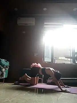 Snapshot of Alone_nothing chatting on 04.11.26 Alone nothing online show from 04.11.26