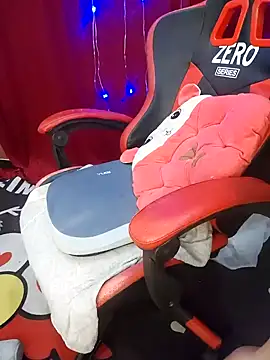 Snapshot of Alone_nothing chatting on 04.13.26 Alone nothing online show from 04.13.26