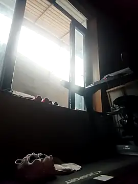 Snapshot of Alone_nothing chatting on 04.16.26 Alone nothing online show from 04.16.26